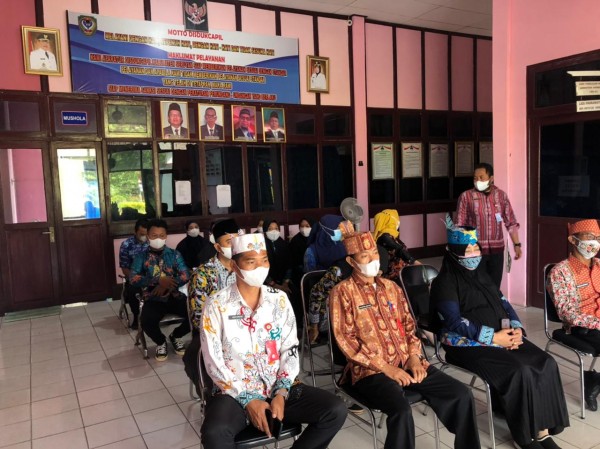 PERINGATAN HARI ULANG TAHUN KABUPATEN SERUYAN YANG KE-19 MELALUI LIVE STREAMING/ZOOM MEETING DI DINAS KEPENDUDUKAN DAN PENCATATAN SIPIL KABUPATEN SERUYAN